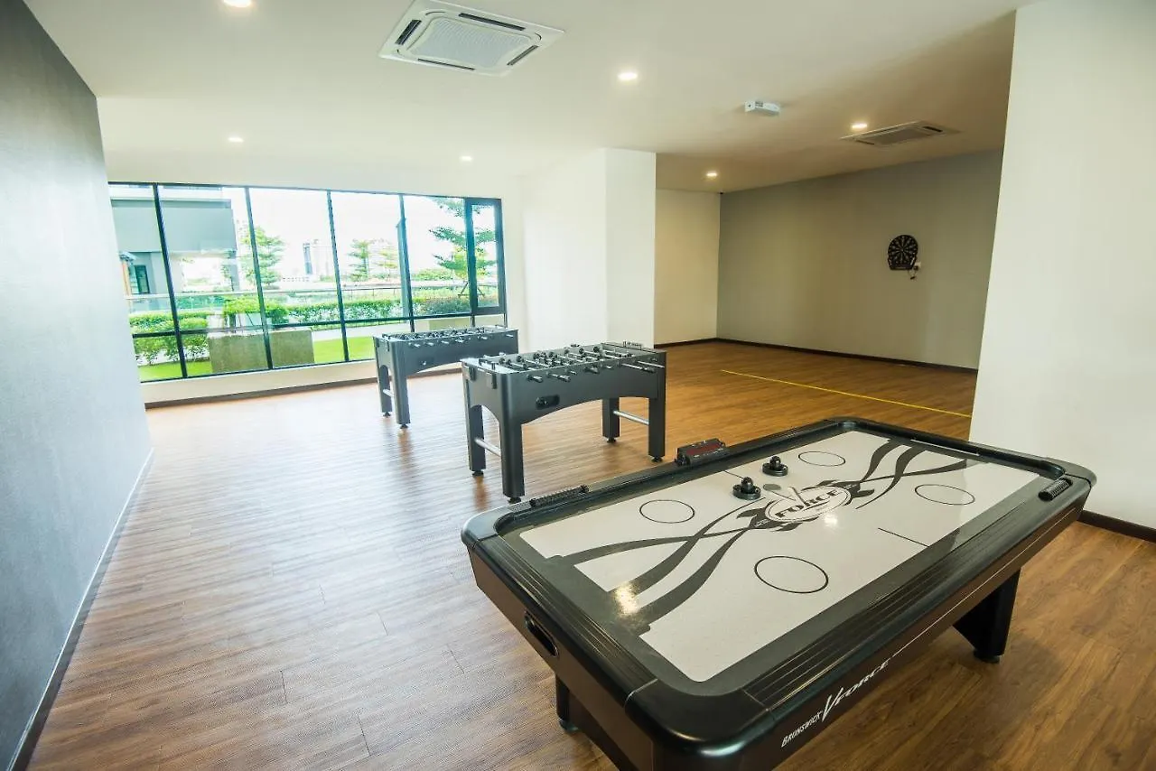 Molek Regency Taman Molek Hotel Johor Bahru 5*,